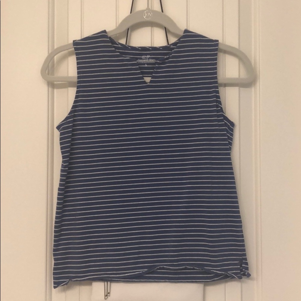 girls vineyard vines top!